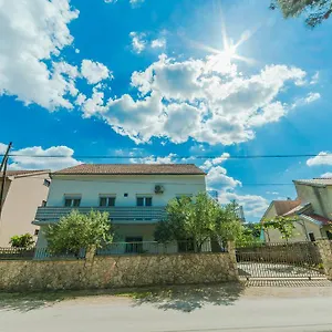 Brekalo , Pakoštane Chorvatsko